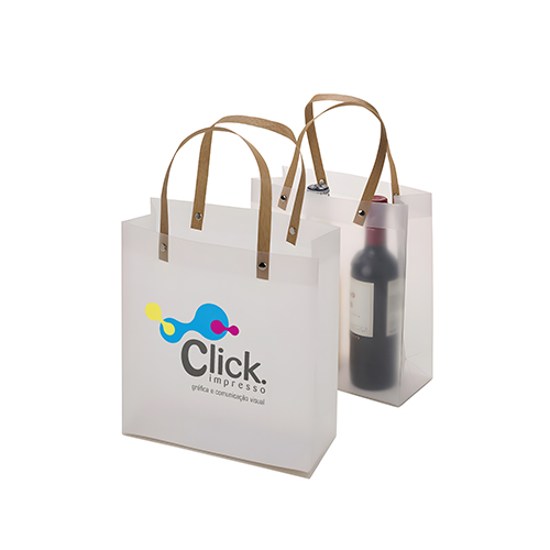 Sacola plástica com acabamento fosco e alças em papelão fixadas por botões metálicos.
Altura :  25 cm
Largura :  22 cm
Profundidade :  9 cm
Medidas aproximadas para gravação (CxL):  22 cm x 20 cm
